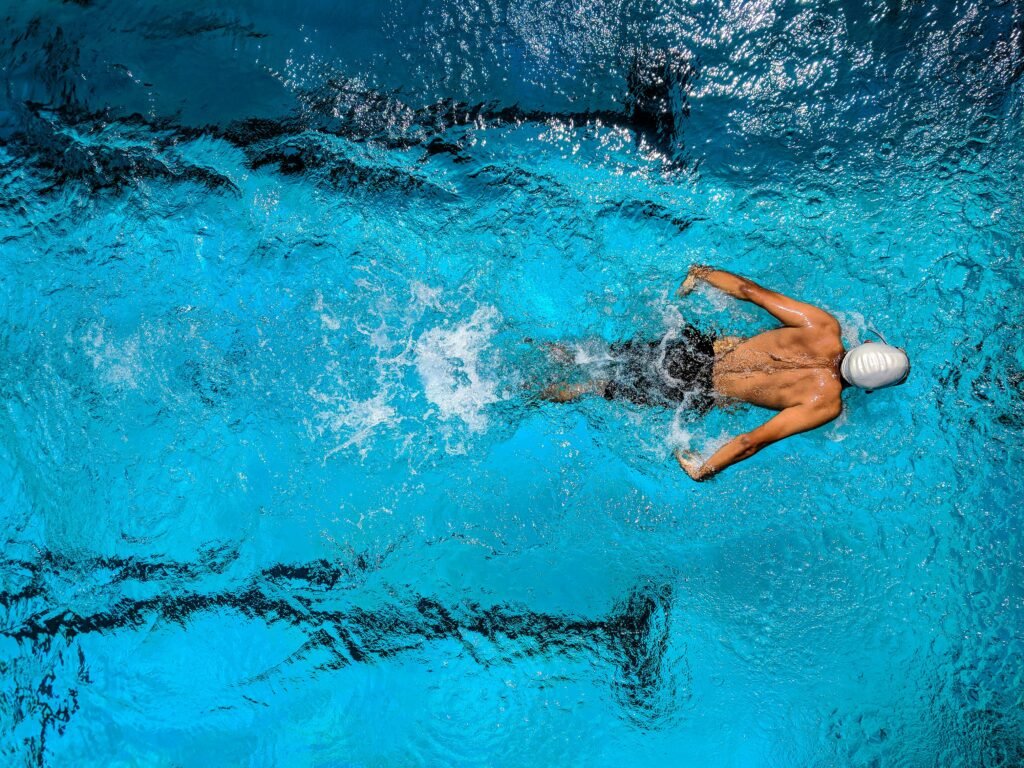 benefits of swimming workouts, fat loss, muscle growth
